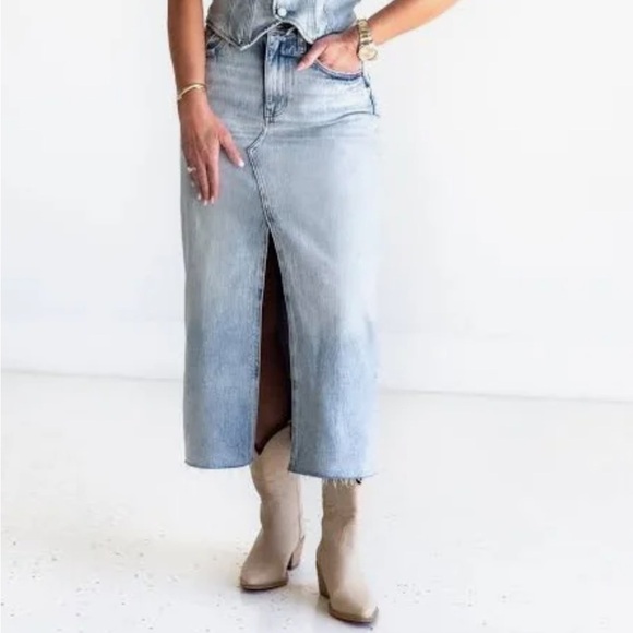 Daze Dresses & Skirts - Daze Light Wash Denim Long Skirt Size 28